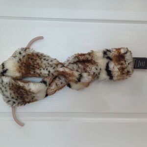 NWT Pamela McCoy Faux Fur Scarf